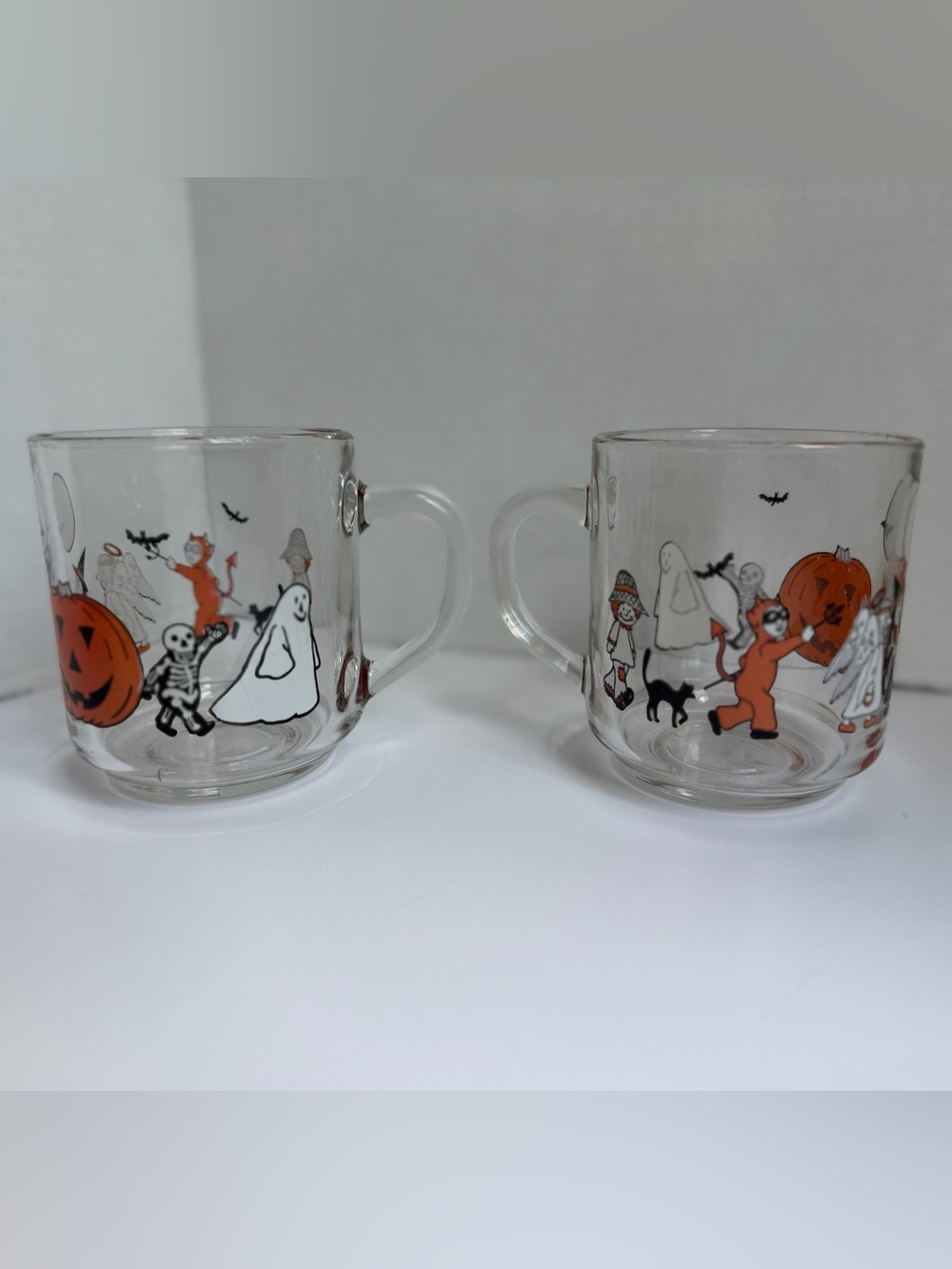 Vintage Luminarc Glass Halloween Parade Mug Cup Trick Or Treat Set of 2 70s/80s